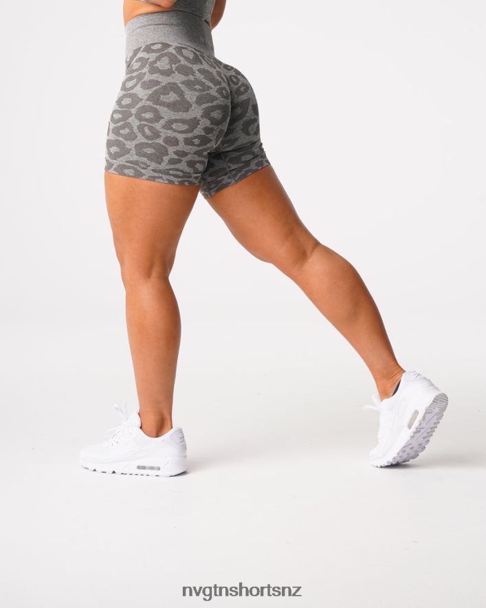 NVGTN Women Leopard Seamless Shorts 8204ZJ468 Khaki Green Fitness
